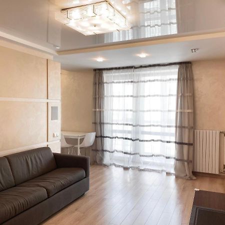 דנייפרופטרובסק 2-Bedroom Apartment Most City Area, Ekaterynoslav Square מראה חיצוני תמונה
