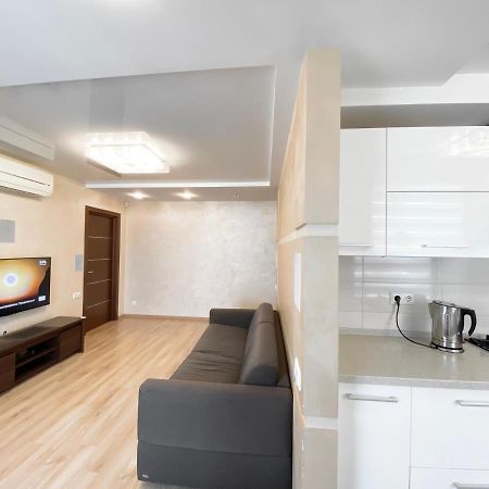 דנייפרופטרובסק 2-Bedroom Apartment Most City Area, Ekaterynoslav Square מראה חיצוני תמונה